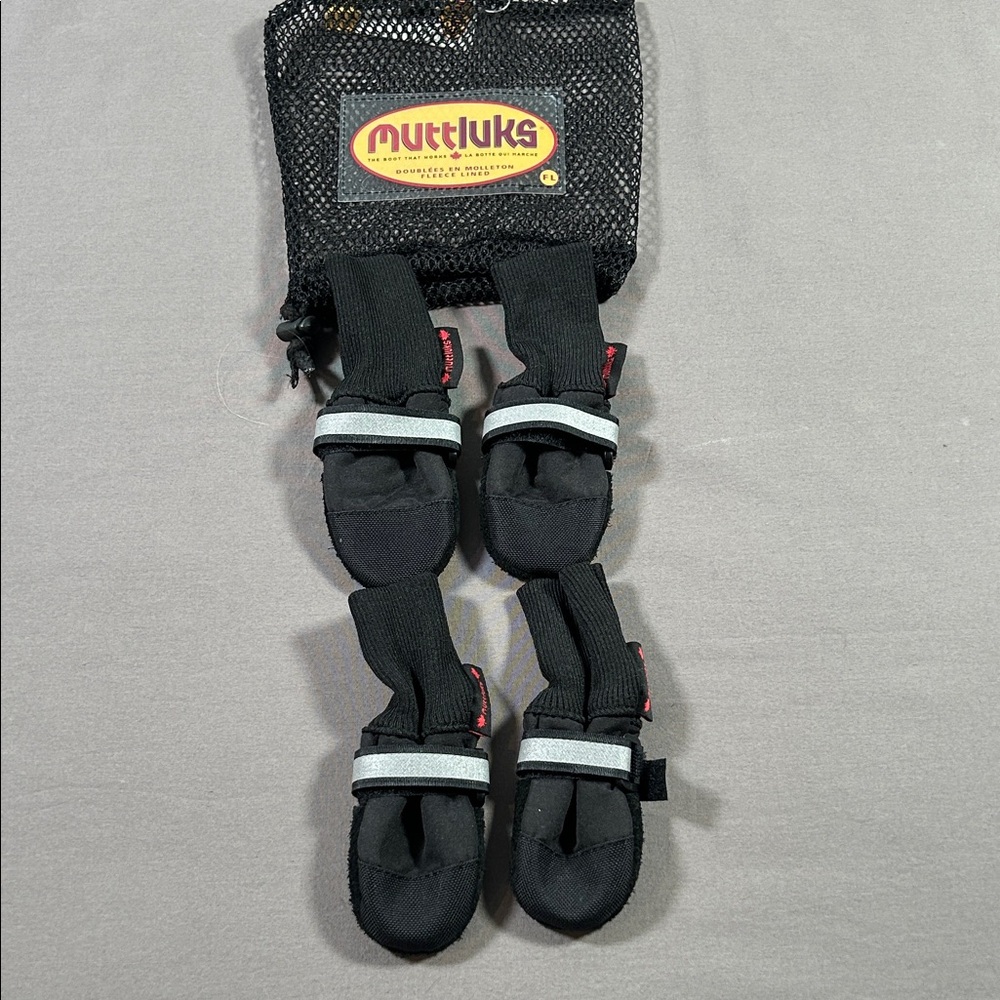 Muttluks Black Fleece Lined Dog Boots with Reflective Straps